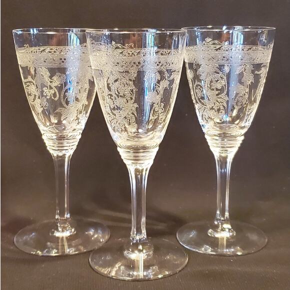 3 Vintage Heisey Wine Glasses in Frontenac Clear Etched - Picture 1 of 13